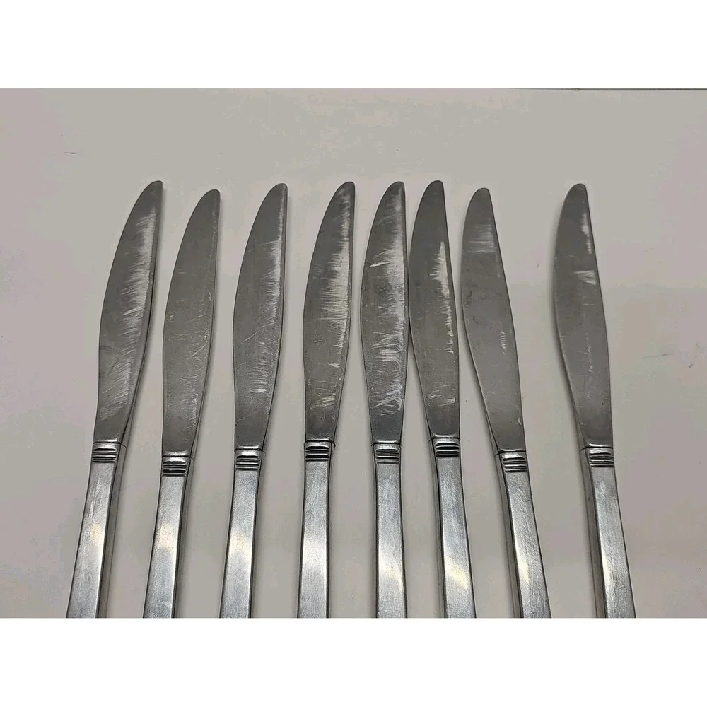 Oneidacraft Deluxe Stainless  - NORDIC CROWN - SET OF 8 DINNER/Butter KNIVES